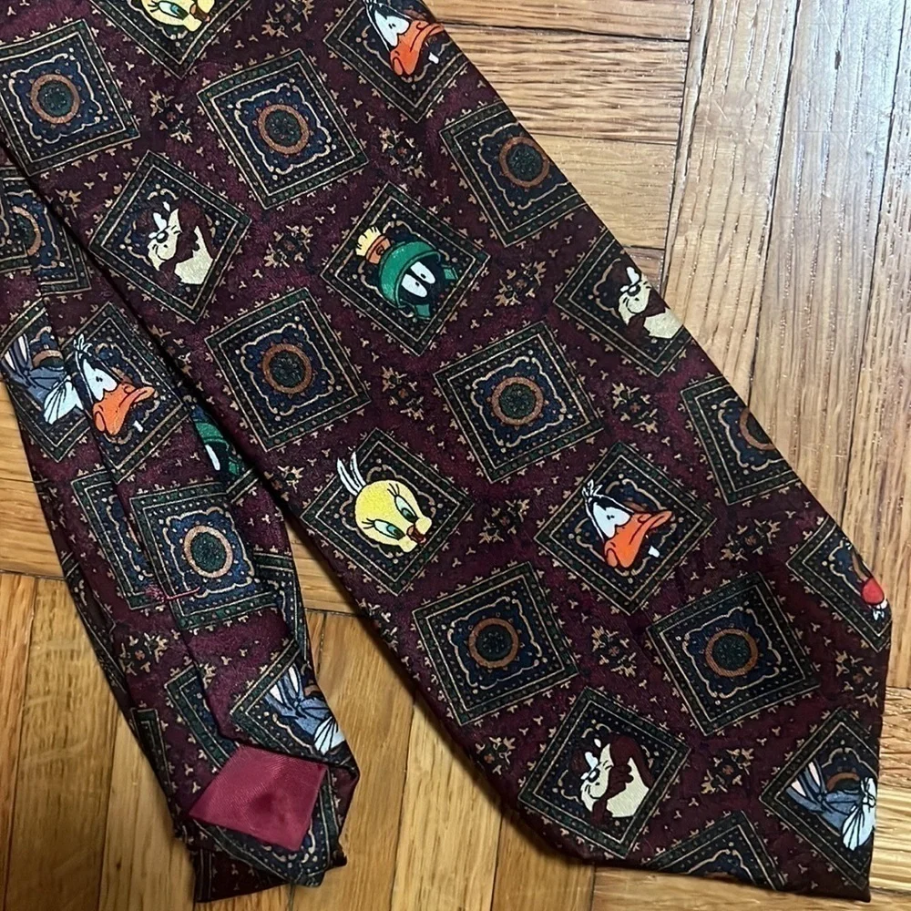 Looney tunes vintage red tie with‎ characters